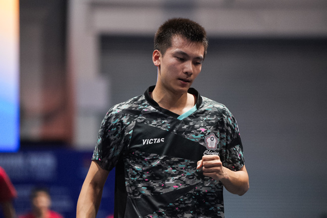 黄彦诚在2025德国莱茵鲁尔世大运桌球男团金牌战，为中华队拿下听牌的胜利。（大专体总提供）