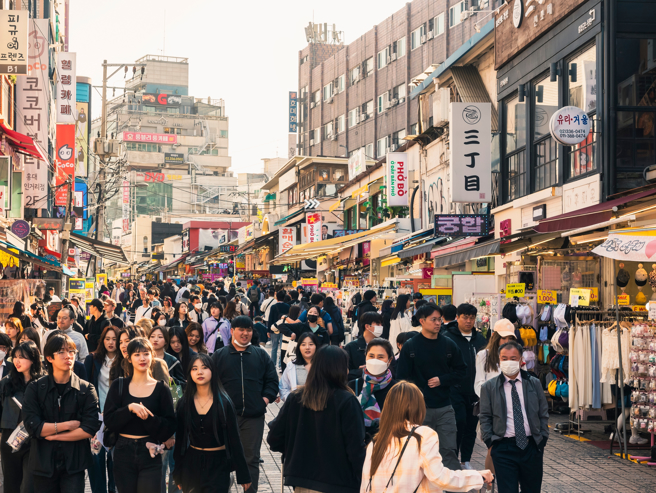 南韓越來越多的年輕人變成「袋鼠族」。(示意圖:shutterstock/達志)
