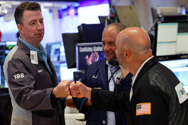 周一美股早盤主要指數走高。(圖/路透社)