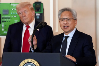 川普「新欢」换黄仁勋！德媒：再也不只是硅谷明星
