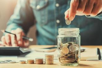 他月丟1萬買「5檔ETF」存到130萬！28歲配置曝光 網加碼3招：複利發威