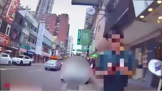 警取締違停遭嗆「有牌流氓」 火爆男下場慘了