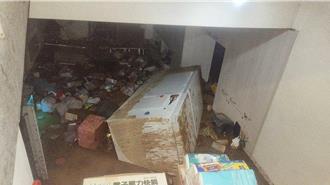 民宅遭土石流埋近1樓高 埔里鎮公所助災民清理家園