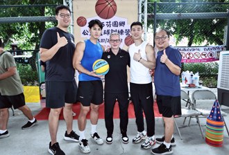 芬園鄉公益籃球訓練營 圖奇、林秉聖親切指導展魅力
