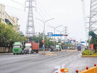 高雄港货柜车专用道 二期完工