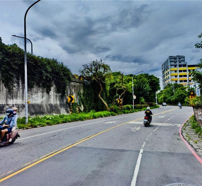 新莊環漢路三段路段有車速過快、視線死角等問題。（圖／新北市交通局）