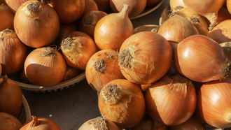 菜贩1招分辨台湾还是进口洋葱 要耐放得选它