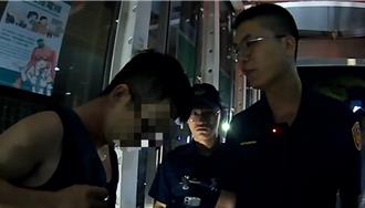 高捷美麗島站驚現偷拍狼  「吊嘎男」男廁拍外籍男   遭逮竟是通緝犯