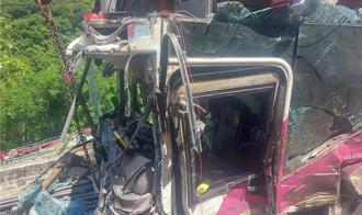 原要坐第一排！女高中生換座位逃死劫　淚憶「聯結車從頭上掠過」