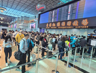 搭飞机见1好习惯 秒认出是台湾人 空服员猛点头