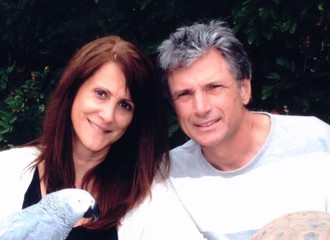 《美國偶像》音樂總監夫妻陳屍豪宅　竊賊行兇後竟大膽報案