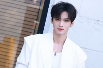 28歲男星認「頭部長腫瘤」！8月手術剃髮 粉絲心疼喊：等你回來