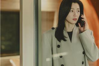 全智賢暌違5年真的要回歸了！搭檔姜棟元新劇《暴風圈》終於定檔