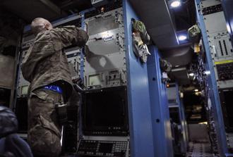 義軍購「EA-37B」電戰機   維繫制電磁權優勢