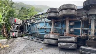 宜蘭頭城濱海公路水泥車側翻　38歲駕駛輕傷送醫