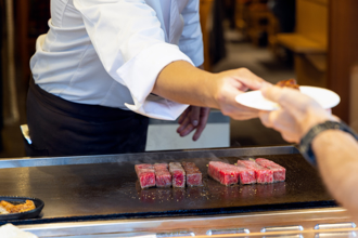 頂級日式鐵板燒大評比！嚴選食材、款待儀式 約會告白都加分