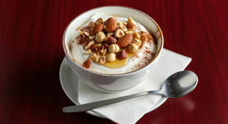 优格搭坚果吃错惨了 专家：油＋糖的发炎双击