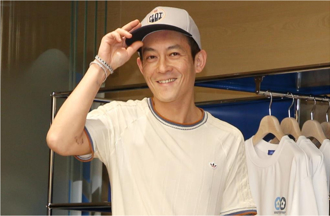 陈冠希机场又爆衝突？他当场臭脸「警方介入协调」