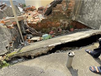 颱風丹娜絲惹禍？　高雄老舊水溝、圍牆倒塌砸毀3機車