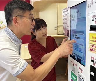 食安新制上路　鍾佳濱：「自助點餐收銀機」應納1％營業稅優惠