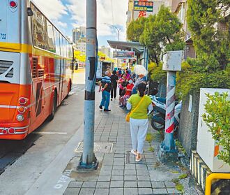 捷运迴龙站 中正路公车站牌将暂迁