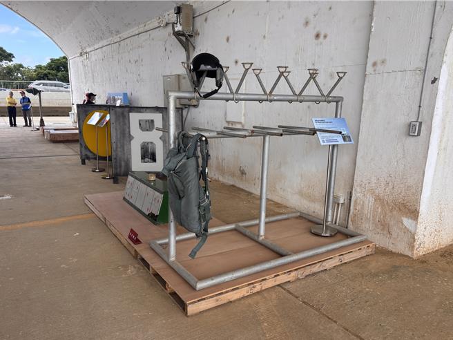 曾经守护台海领空的前空军桃园基地的「05警戒区」，2016年公告指定为市定古蹟，经桃园市文化局分期分区方式进行修復工程成立「桃园市航空城博物馆」24日正式开馆试营运。(廖姮玥摄)