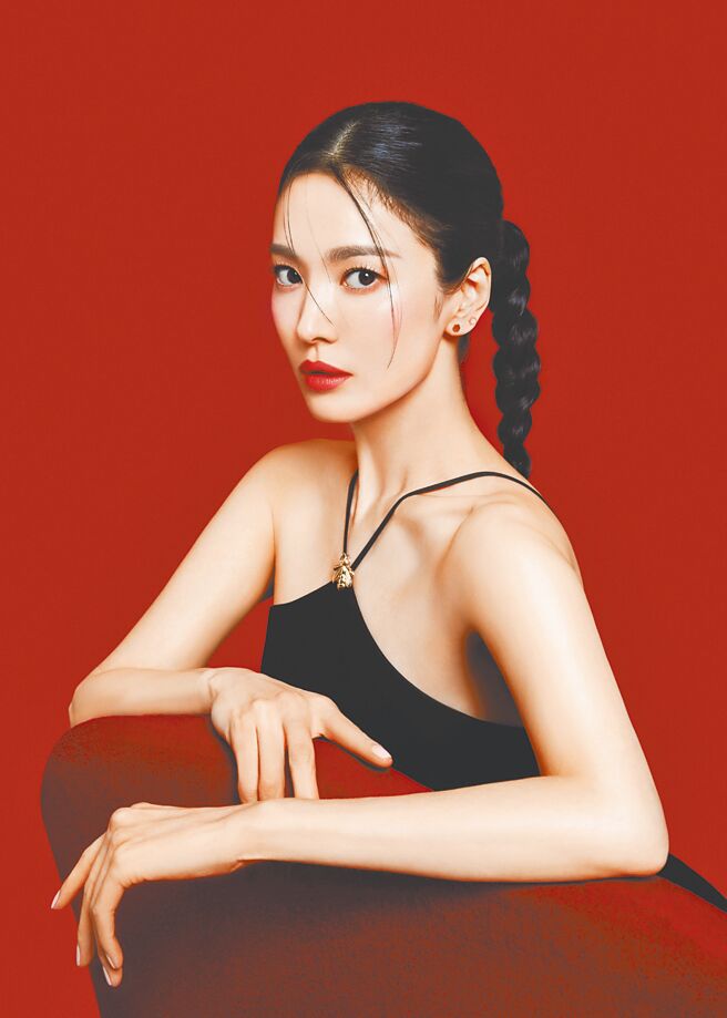 宋慧喬近期的新髮型大家還在適應，嬌蘭馬上帶來大家熟悉的宋慧喬，讓粉絲一解相思之苦。（嬌蘭提供）