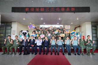李棟樑慰問桃園駐軍 感謝官兵無私奉獻