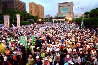 罷團凱道造勢  粉專拍到多部遊覽車出動網驚呆