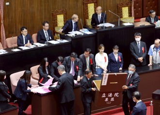 黃國昌批民進黨大法官提名工具化  民眾黨全數否決