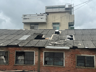 屋頂破1角未達慰助金標準？南市工務局從寬認定：估價單可憑證