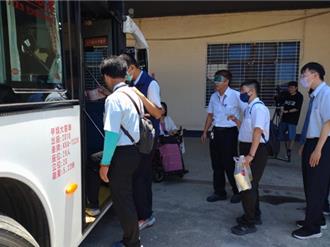 親身體驗視障乘客上公車SOP 台南駕駛長受訓提升服務品質