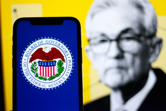 別來硬的！外媒：川普對鮑爾炮火愈猛烈 就愈難得到想要結果