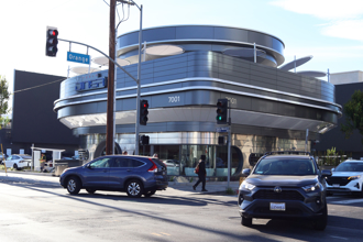 首間特斯拉餐廳開幕 機器人真會送餐？美味度實測感想曝