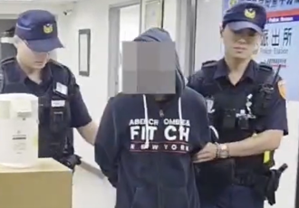 前男友不甩保護令 竟因「屢遭拒陪產檢」！車站內持水果刀攻擊 