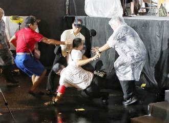 下午就預告要幹大事！「吃屎哥」鬧凱道撒冥紙遭逮 臉書54字開嗆