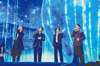 朱孝天曬F4合體帥照！粉絲笑虧「你說不熟是故意的吧？」