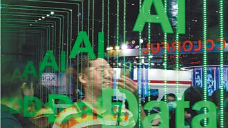 台股高檔震盪 長抱科技基金