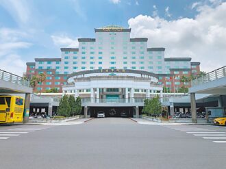 公務員勘災開溜 猥褻男童收押