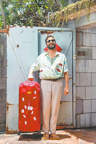 創業家Francesco「撞凹」行李箱甩焦慮