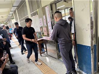 726大罢免》「整晚没什么睡」罗廷玮投票喊忘了带幸运物：但心情开心