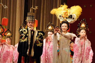 楊貴妃為安祿山洗澡 唐玄宗親見不怒反賞 埋下兵變禍根