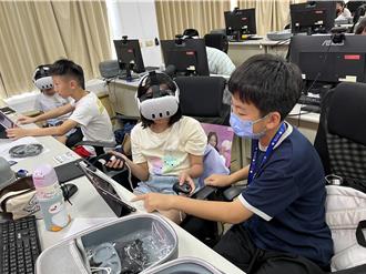 5G科技進校園 苗栗辦VR營隊訓練小小主播