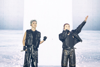 SEVENTEEN豪雨開唱！HOSHI笑提洗行李箱糗事 中文自嘲「小笨蛋」