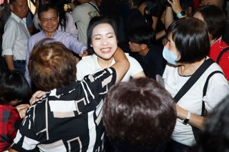 曹兴诚剷芯失败！谢寒冰反串「再老也是一条命」网笑翻