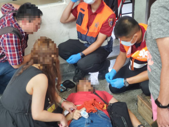 徐巧芯选区选务人员突晕厥撞桌角 急送医救治