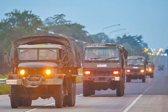 泰柬駁火 王毅：願推動雙方降溫