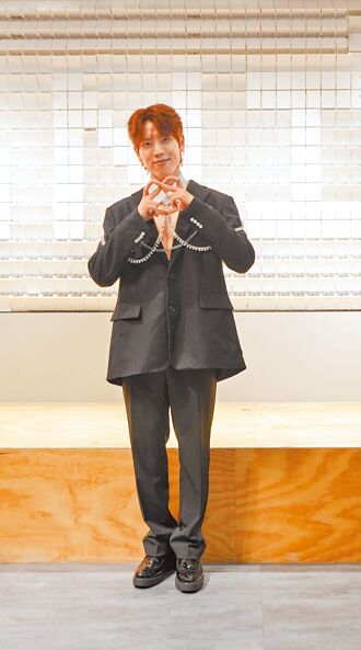 张东雨来台炫肌 自夸INFINITE身材王