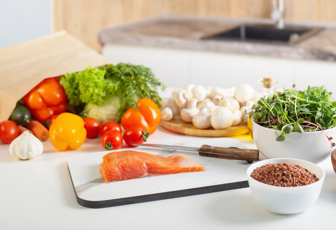 食材順序正確處理，才不會導致食物中毒。（示意圖：shutterstock／達志）