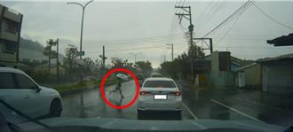 台中推「行人正義大執法專案」　2025上半年取締3萬6306件